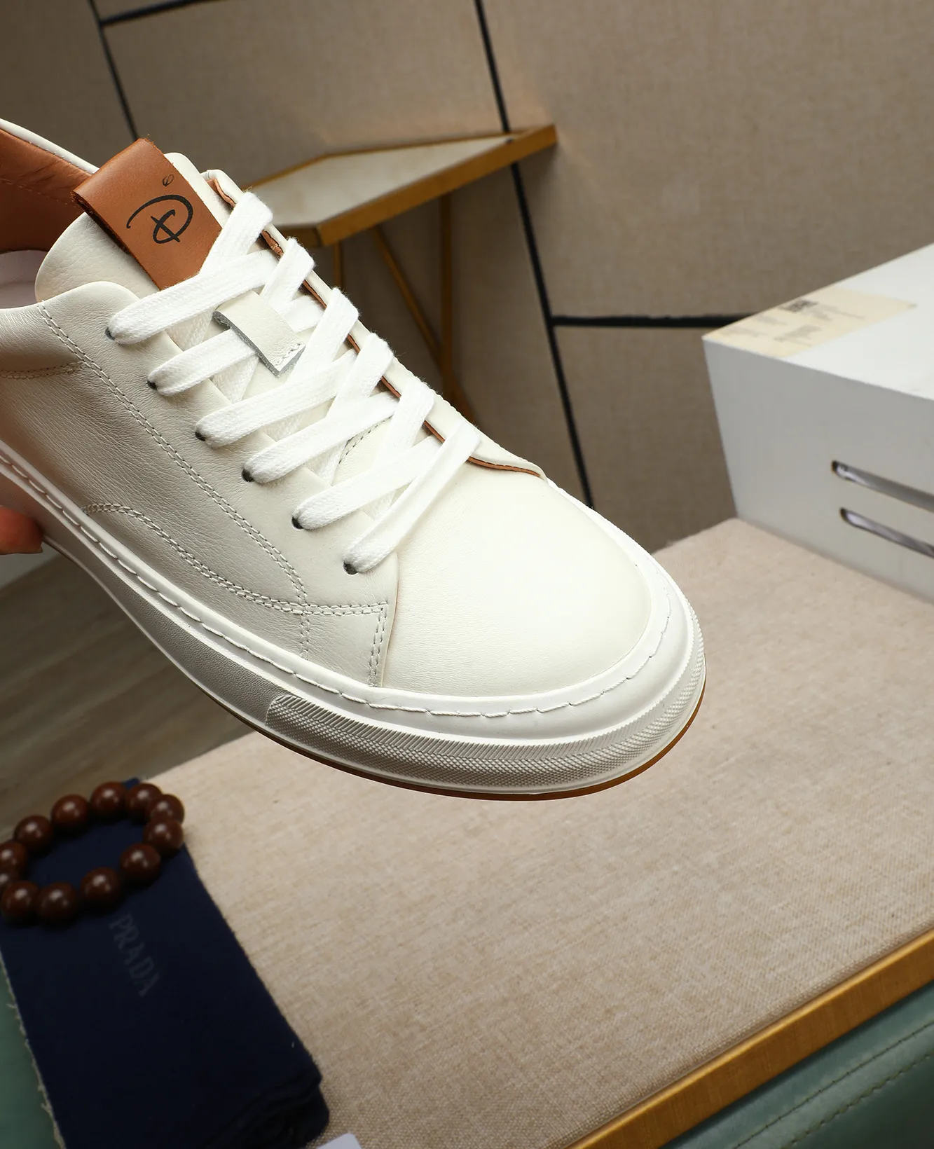 Men's men's shoes 💰420 high-end version. PRADA (Prada) men's casual style, compare the quality at the counter 🧚🏿♂️Imported cowhide fabric 🐎Water-dyed comfortable and soft cowhide lining for feet 🐂Genuine leather outsole with label 🎉 Size 38-44. Can be customized for 45💥🏆